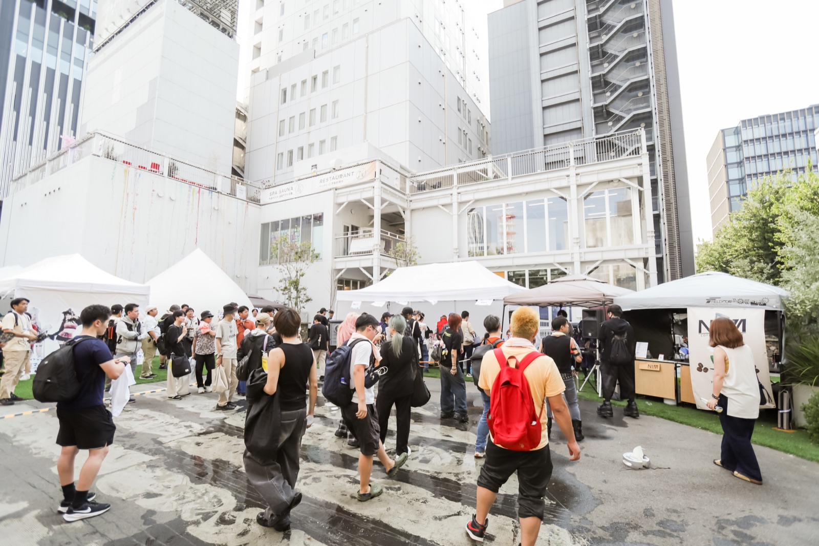 世界コスプレサミット2026 サミマ会場に集まる来場者